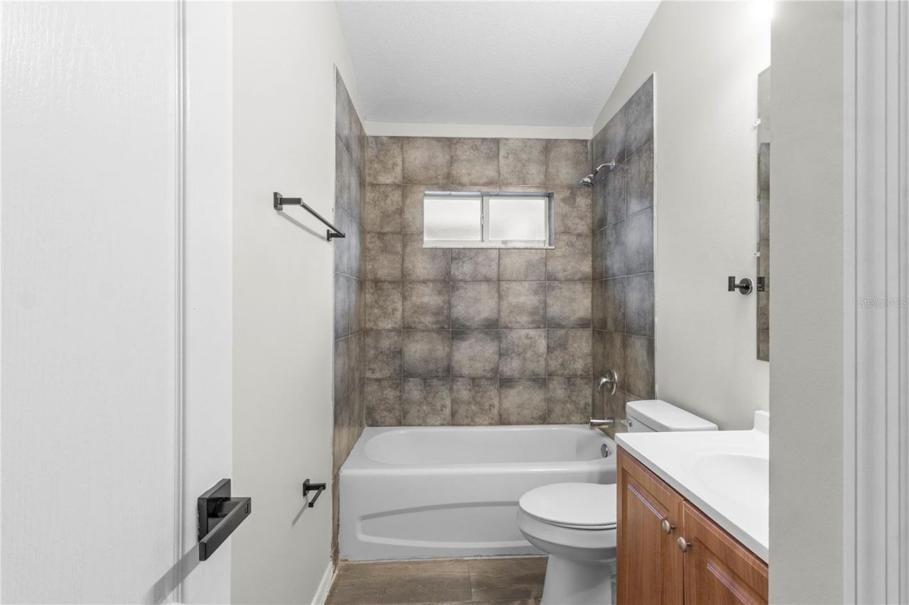 723 Erik Lake Road, Brandon, FL 33510 Photo