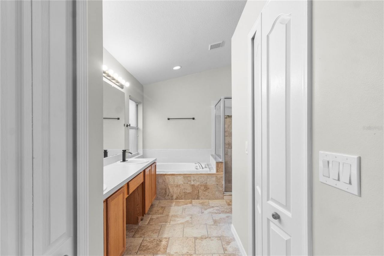 723 Erik Lake Road, Brandon, FL 33510 Photo