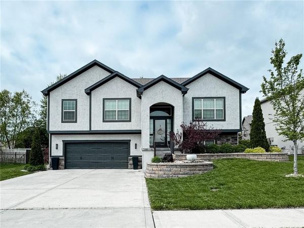 904 Sw 35th Street, Lee's Summit, MO 64082