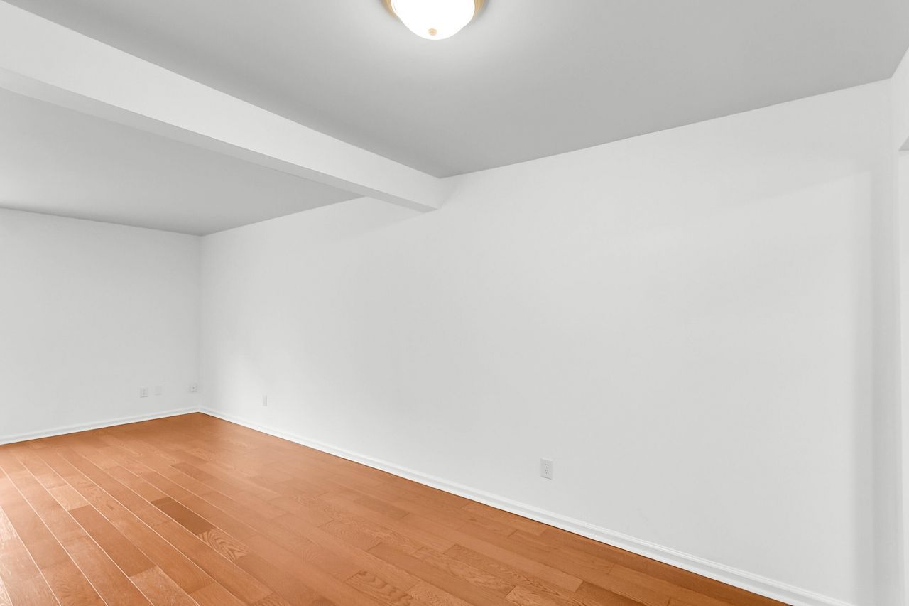 301 Lakeside Drive Photo 11