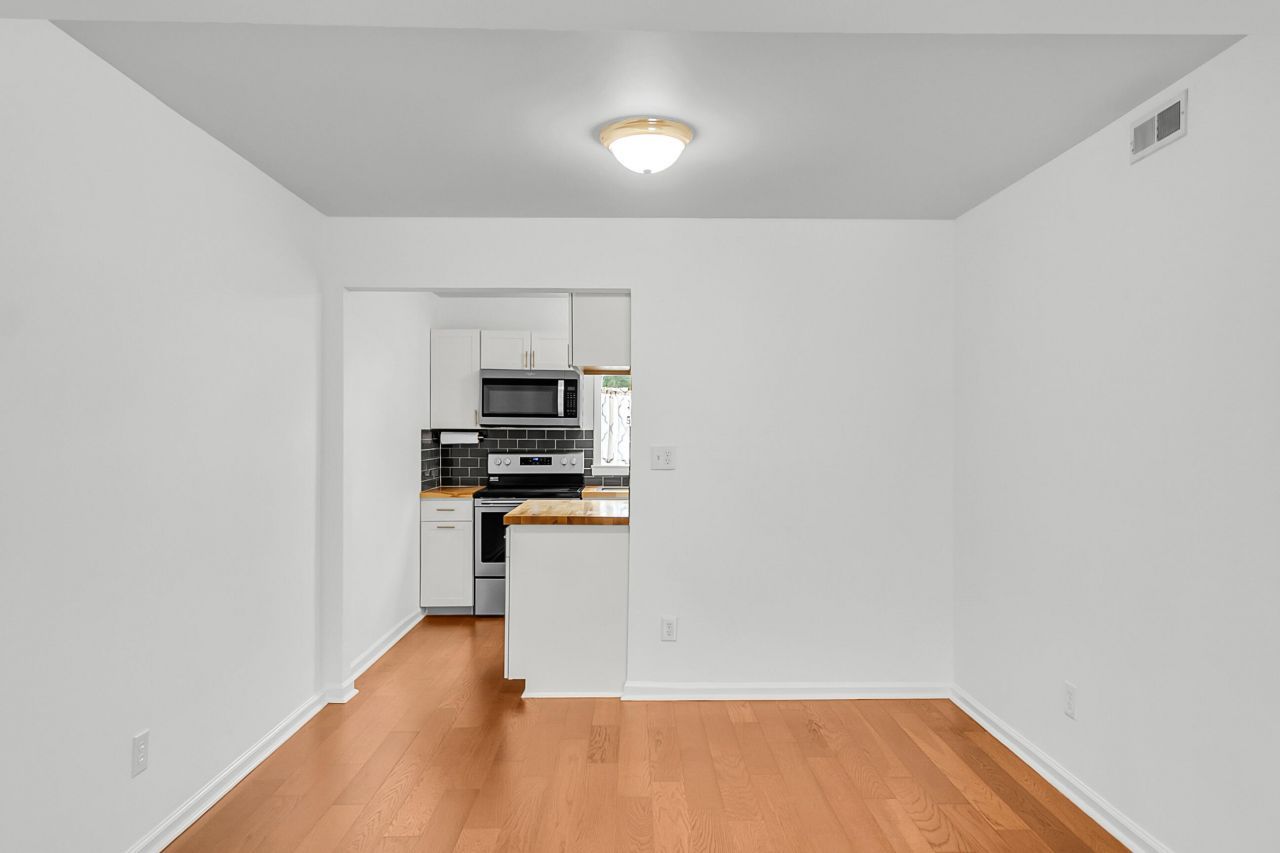 301 Lakeside Drive Photo 12