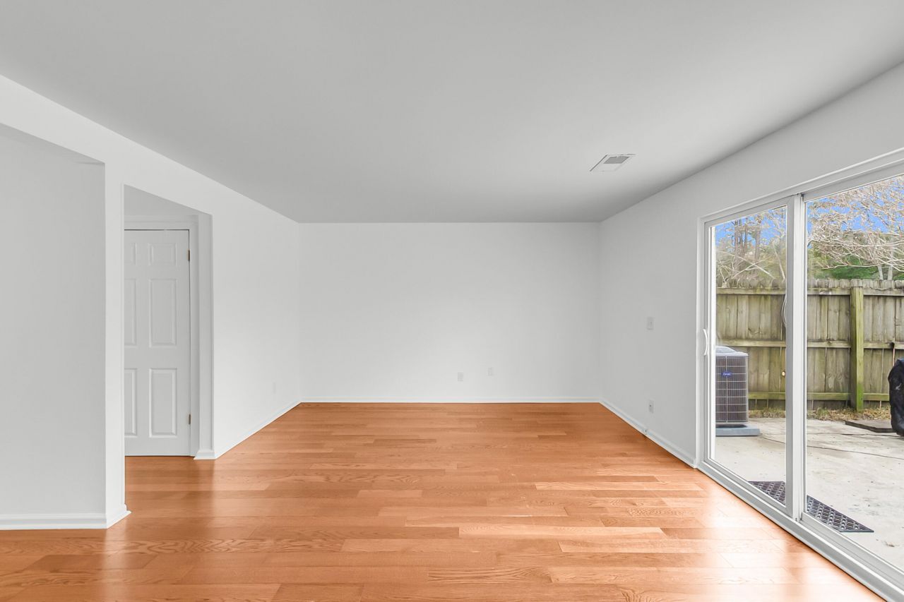 301 Lakeside Drive Photo 13