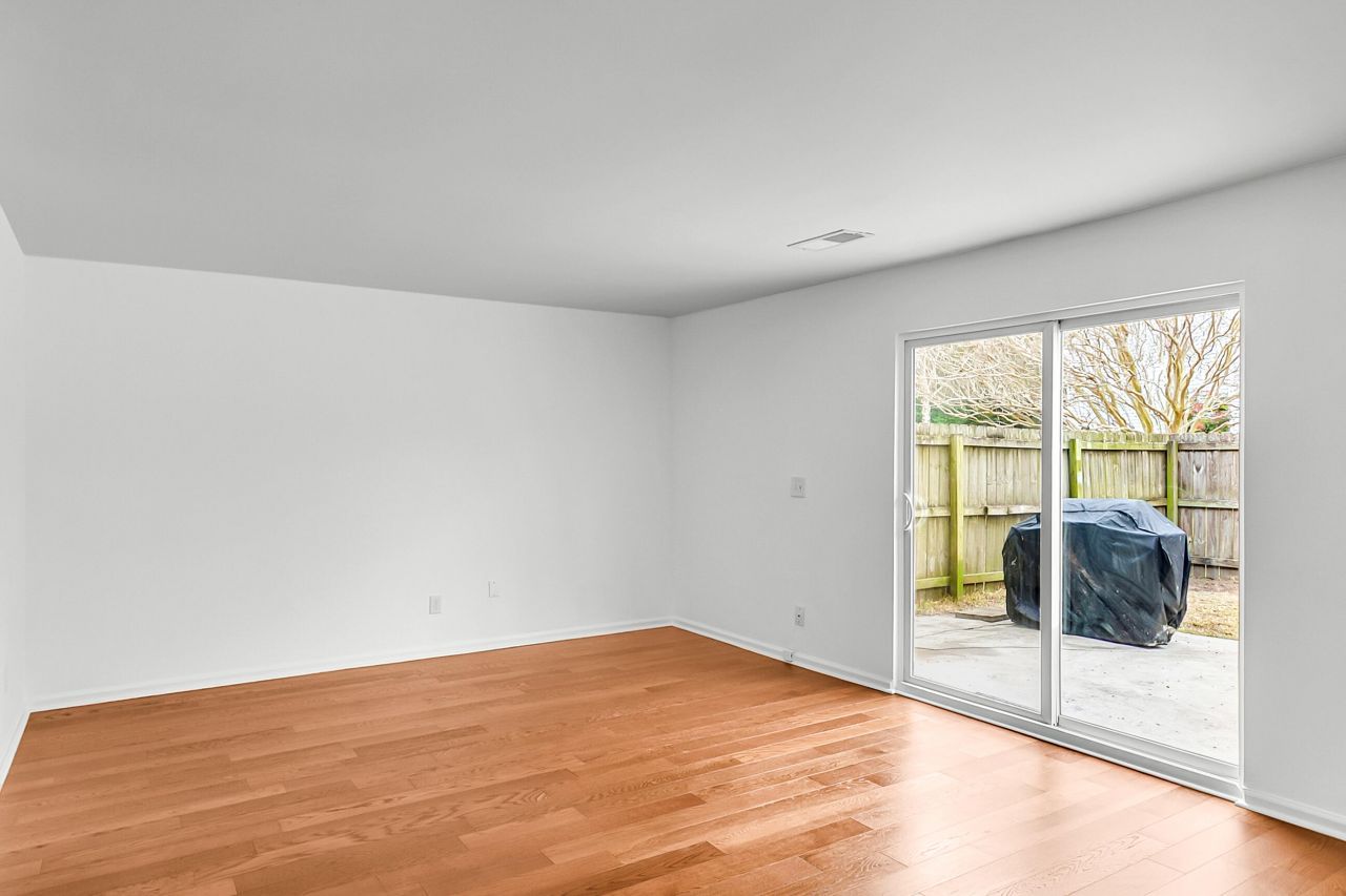 301 Lakeside Drive Photo 15