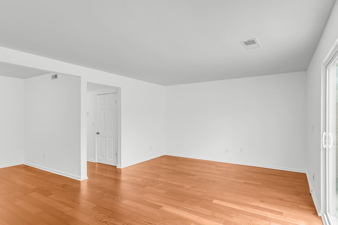 301 Lakeside Drive Photo 18