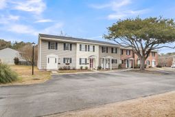 301 Lakeside Drive photo 4