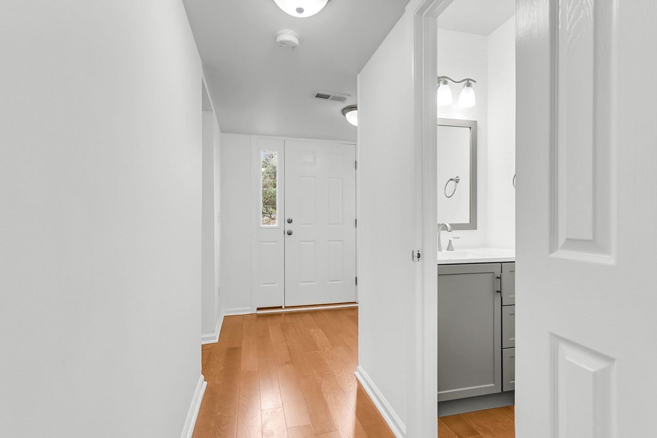 301 Lakeside Drive Photo 20