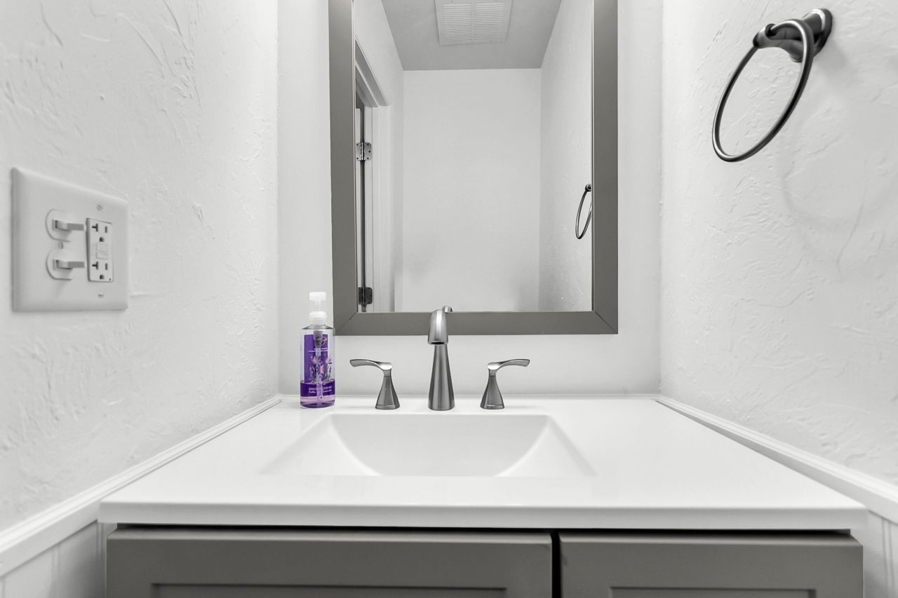 301 Lakeside Drive Photo 22