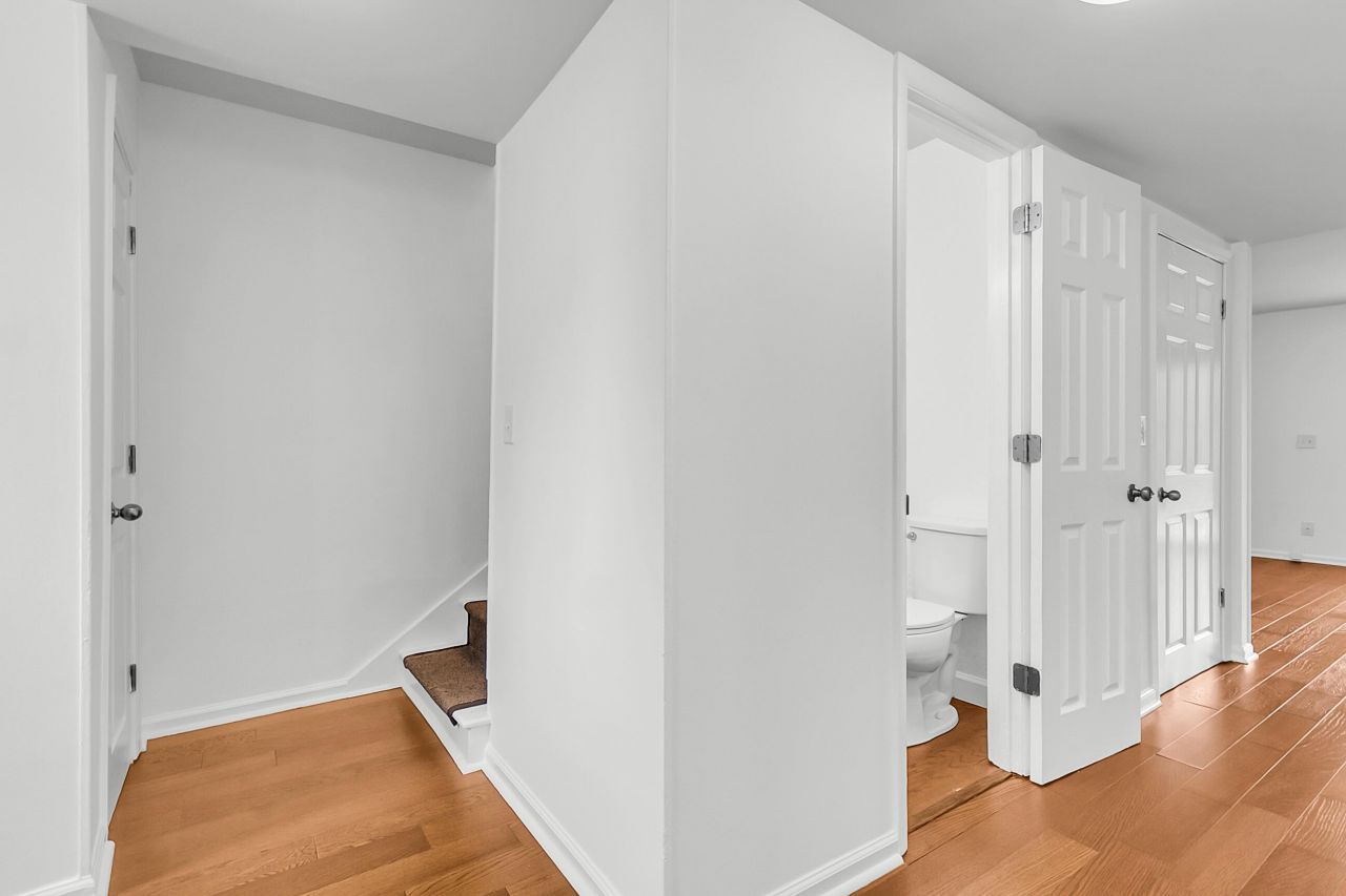 301 Lakeside Drive Photo 24