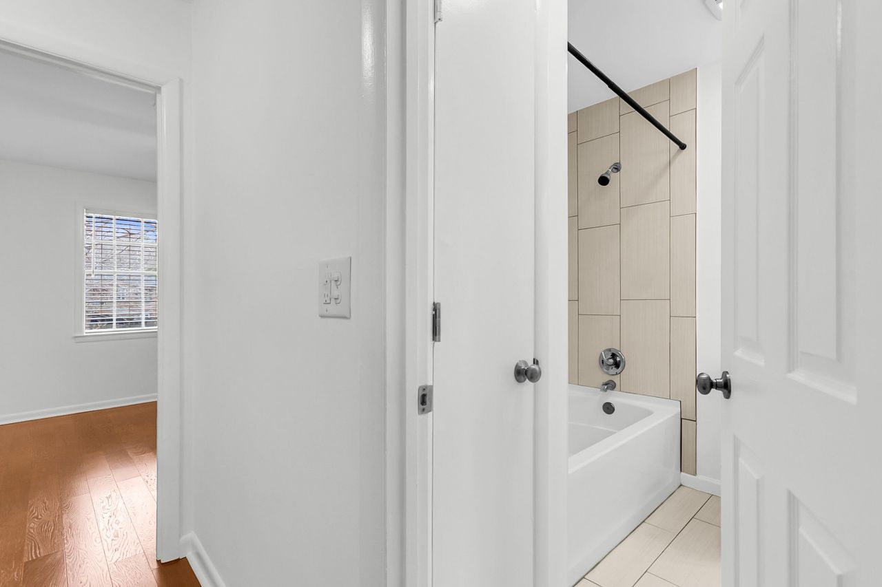 301 Lakeside Drive Photo 27