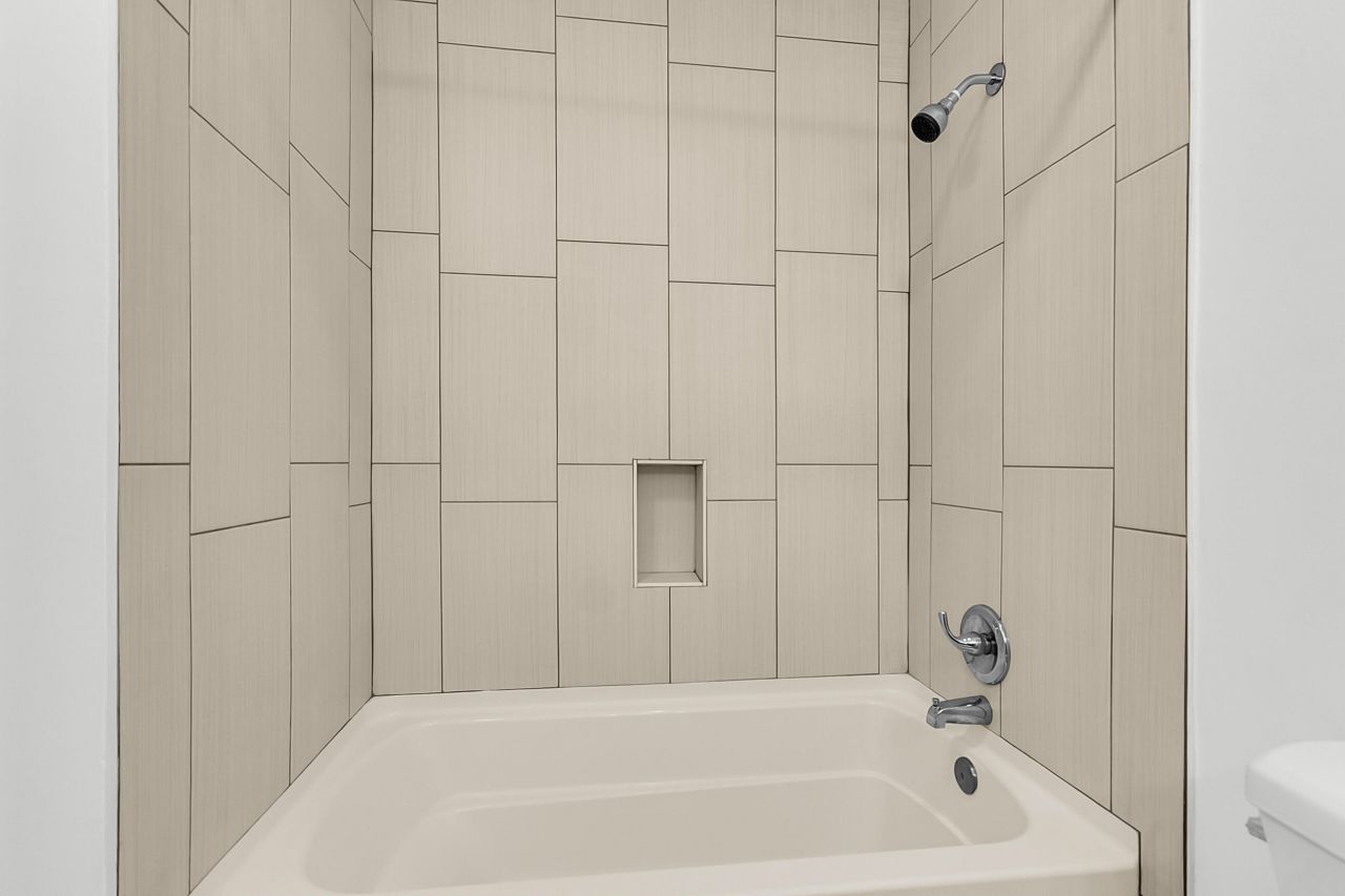 301 Lakeside Drive Photo 28