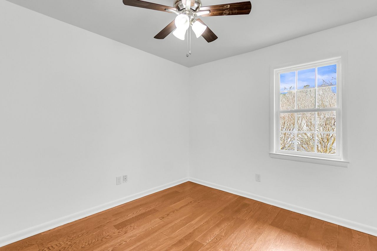 301 Lakeside Drive Photo 30