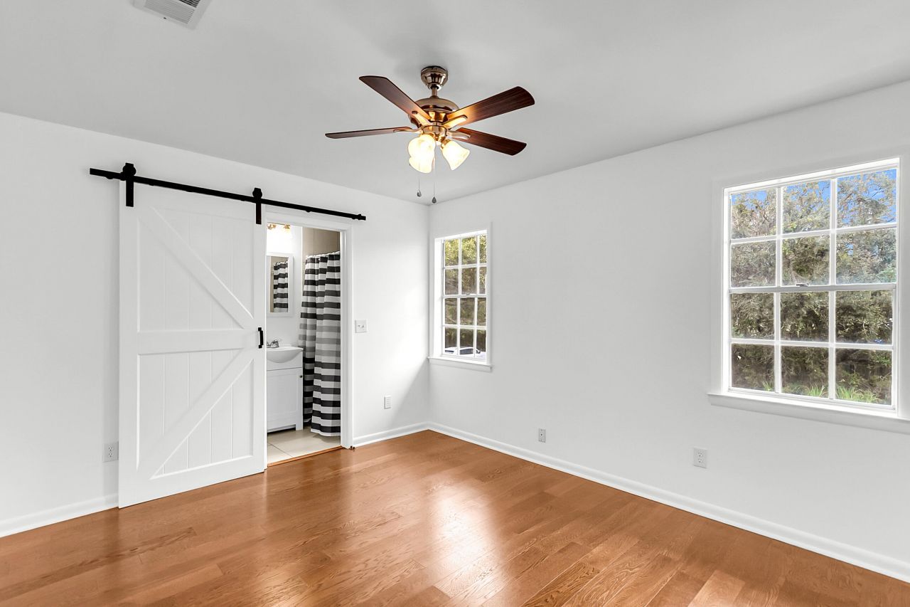 301 Lakeside Drive Photo 33