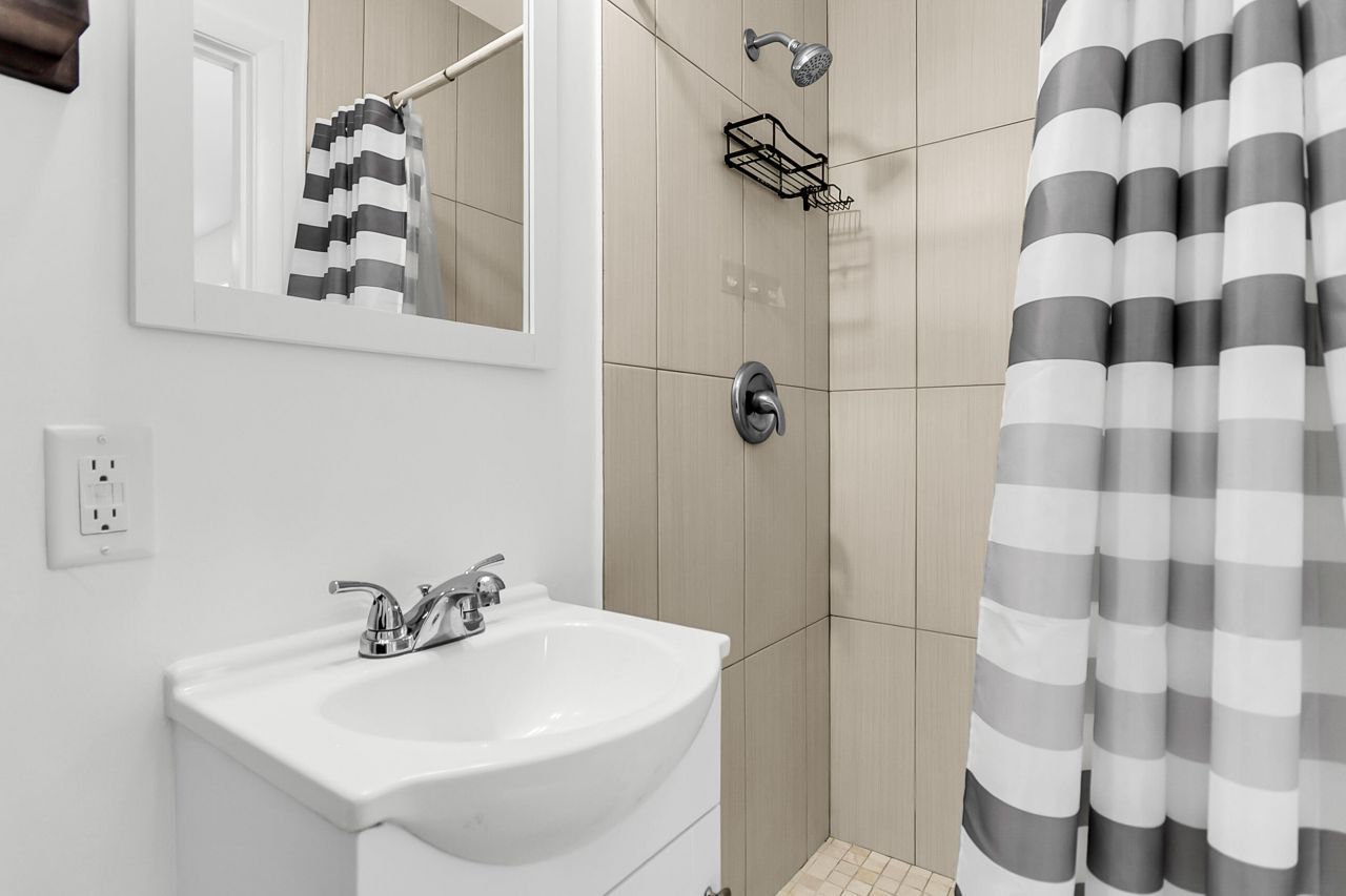 301 Lakeside Drive Photo 37