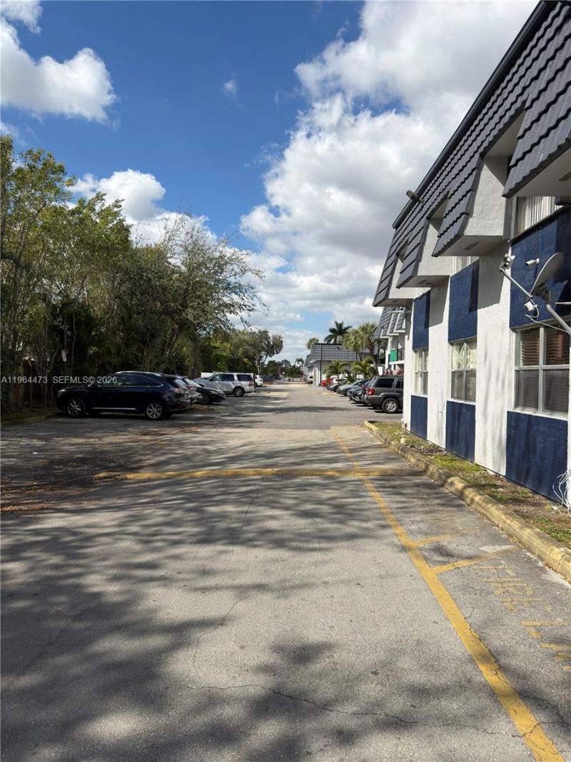 8009 W 6th Ave, Unit H, Hialeah, FL 33014 Photo