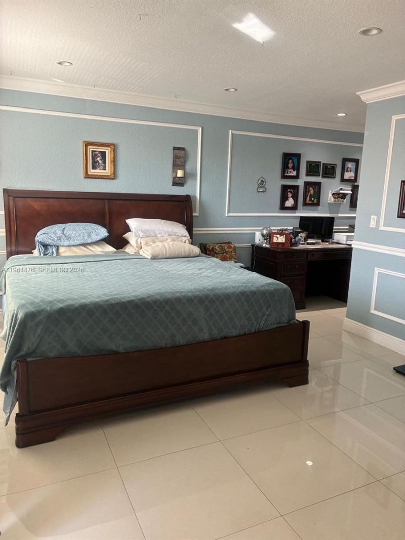 9425 NW 114th Ln , Unit 3, Hialeah Gardens, FL 33018 Photo