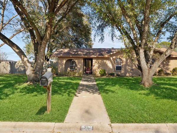 1619 Anthony Street, Kaufman, TX 75142