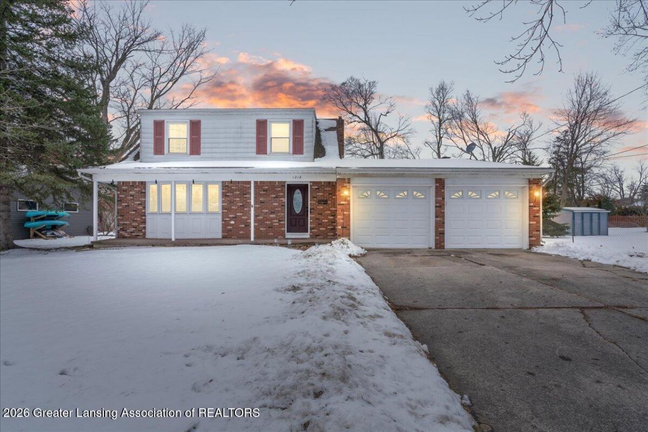 1218 Pine Street, Grand Ledge, MI 48837 Main Photo