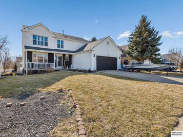 16121 R Street, Omaha, NE 68135