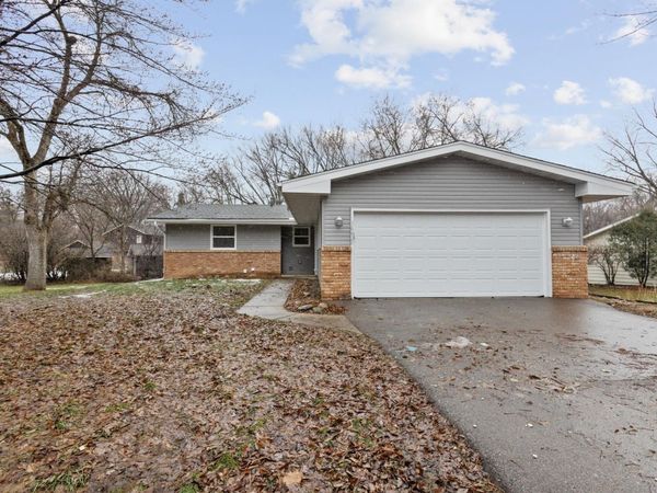 16420 4th Avenue N, Plymouth, MN 55447