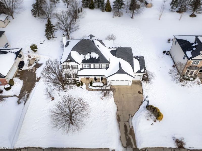 4314 S Fall Lake Drive, Avon, OH 44011 Photo 2