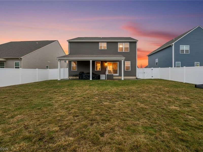 9216 Nash Lane, North Ridgeville, OH 44039 Photo 2