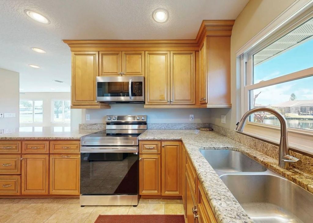 2110 W View Drive, Sun City Center, FL 33573 Photo