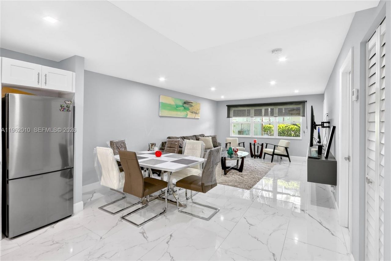 410 SE 2nd St, Unit 111, Hallandale Beach, FL 33009 Photo