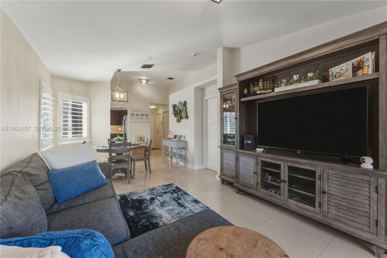 5071 NW 115th Ct, Doral, FL 33178 Photo