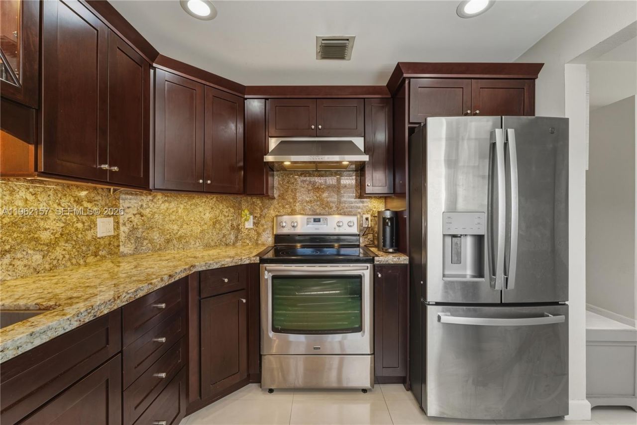 5071 NW 115th Ct, Doral, FL 33178 Photo