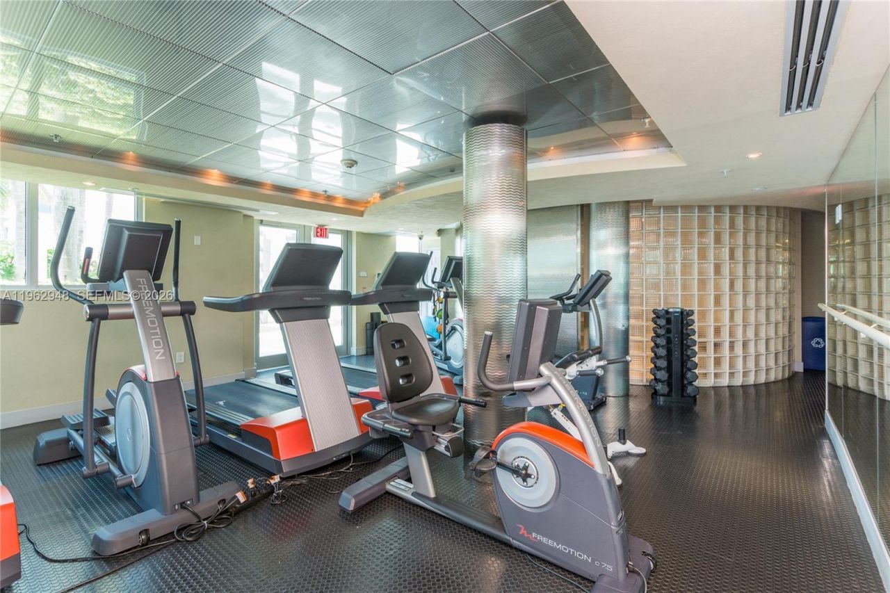 110 Washington Ave, Unit 2415, Miami Beach, FL 33139 Photo