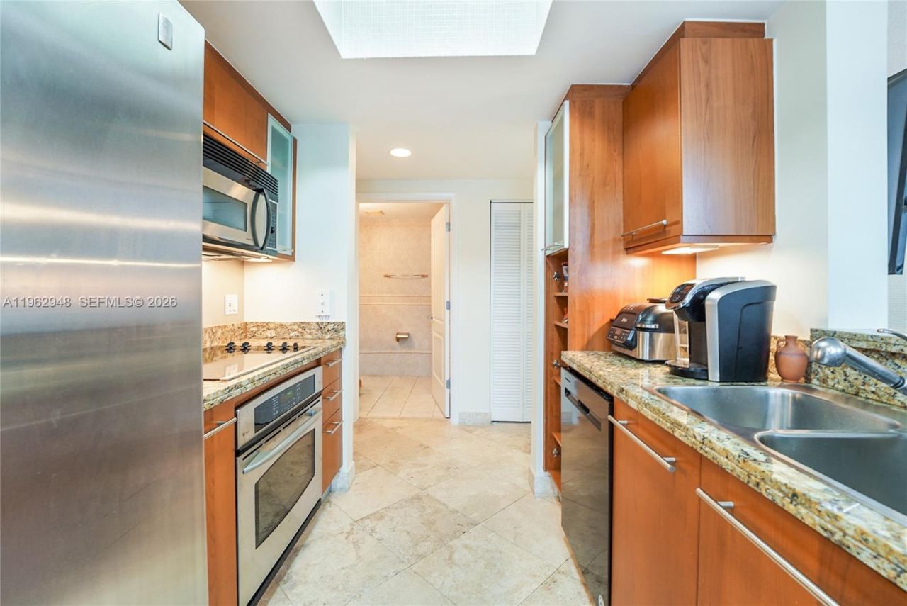 110 Washington Ave, Unit 2415, Miami Beach, FL 33139 Photo