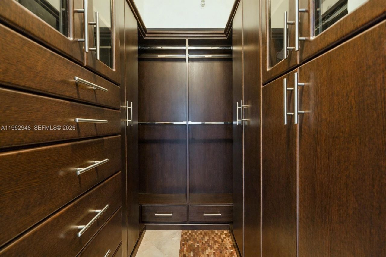 110 Washington Ave, Unit 2415, Miami Beach, FL 33139 Photo