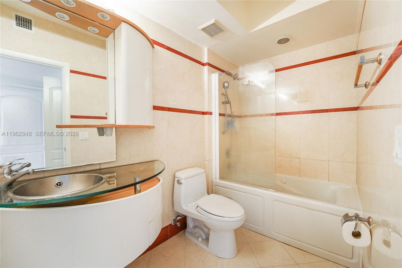 110 Washington Ave, Unit 2415, Miami Beach, FL 33139 Photo