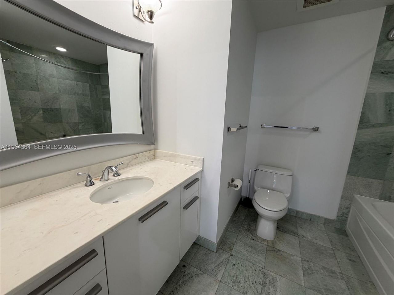 1060 Brickell Ave , Unit 4003, Miami, FL 33131 Photo