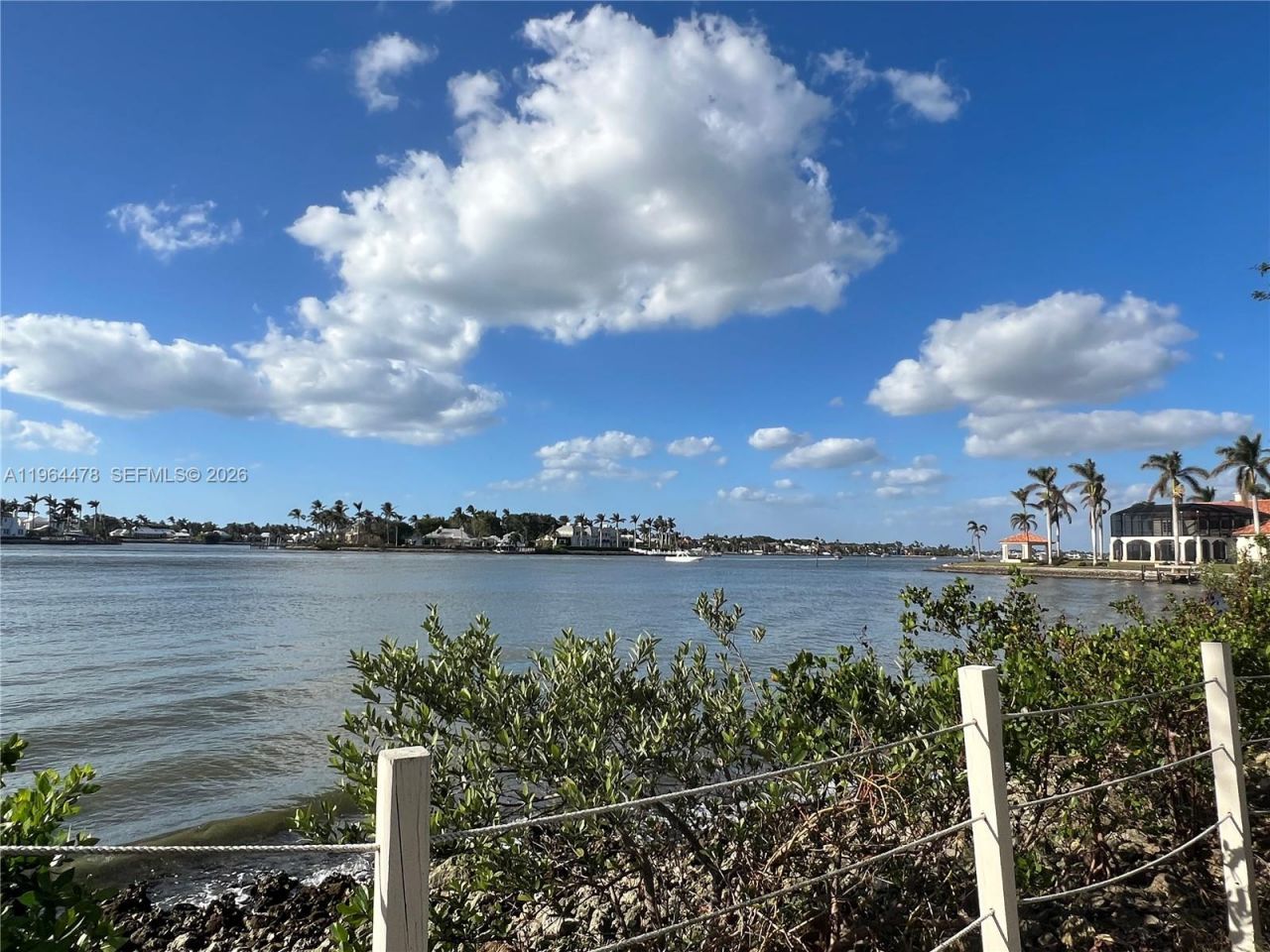 3050 Pine Tree Dr, Naples, FL 34112 Photo