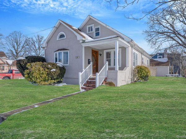 44 Nassau Parkway , Hempstead, NY 11550