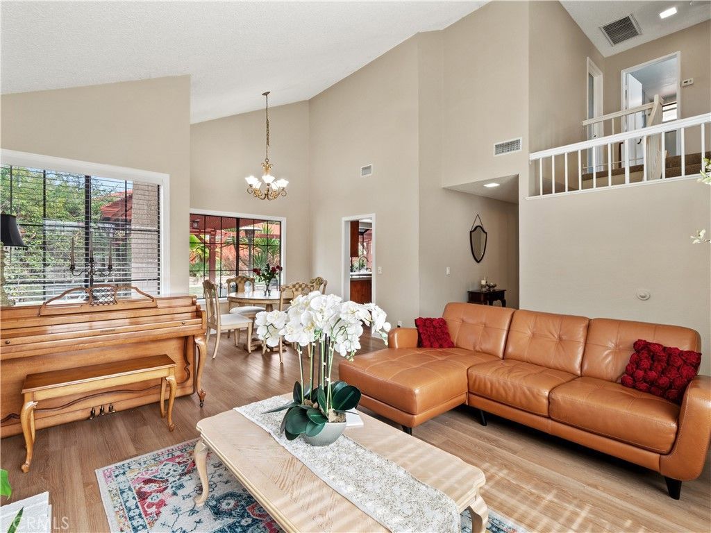 27643 Quincy, Castaic, CA 91384 Main Photo