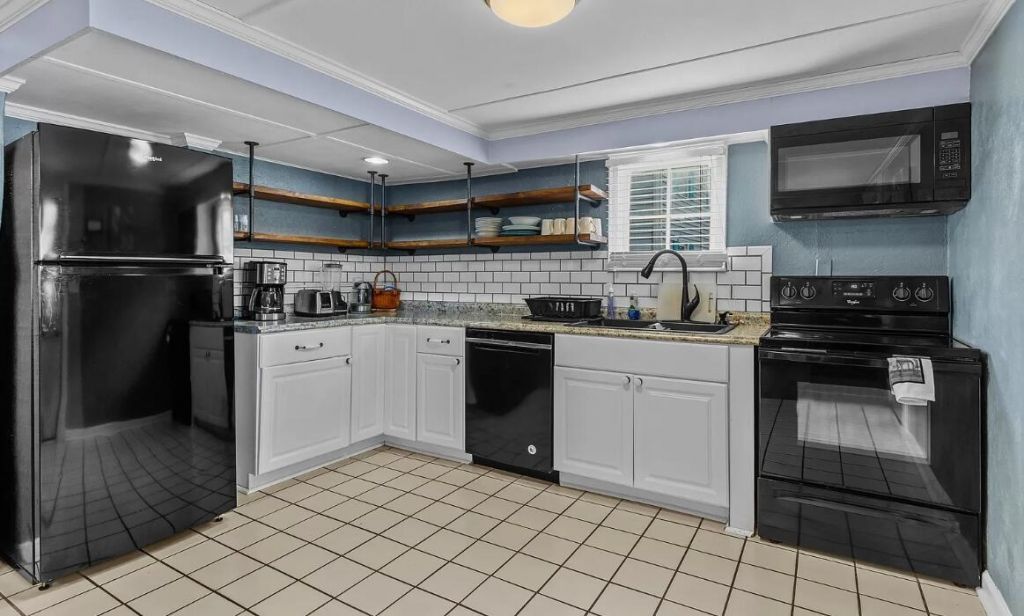 509 Hillside Dr. S Photo 8