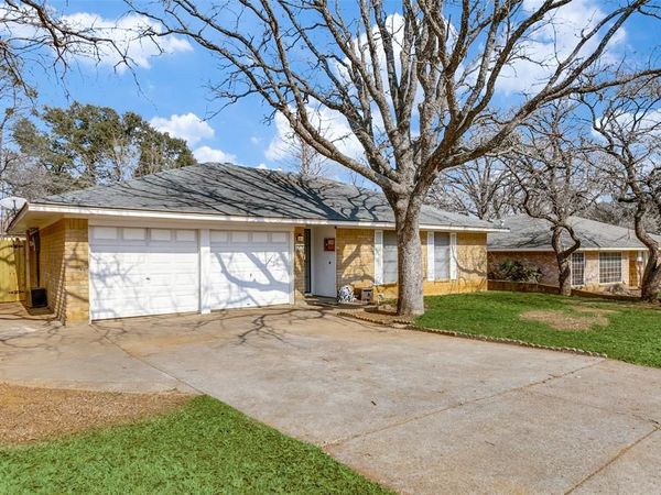 1904 Windlea Drive, Euless, TX 76040