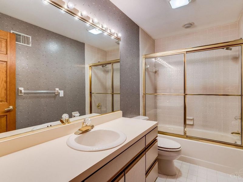 9883 Fawnrun Court, Evendale, OH 45241 Photo 37