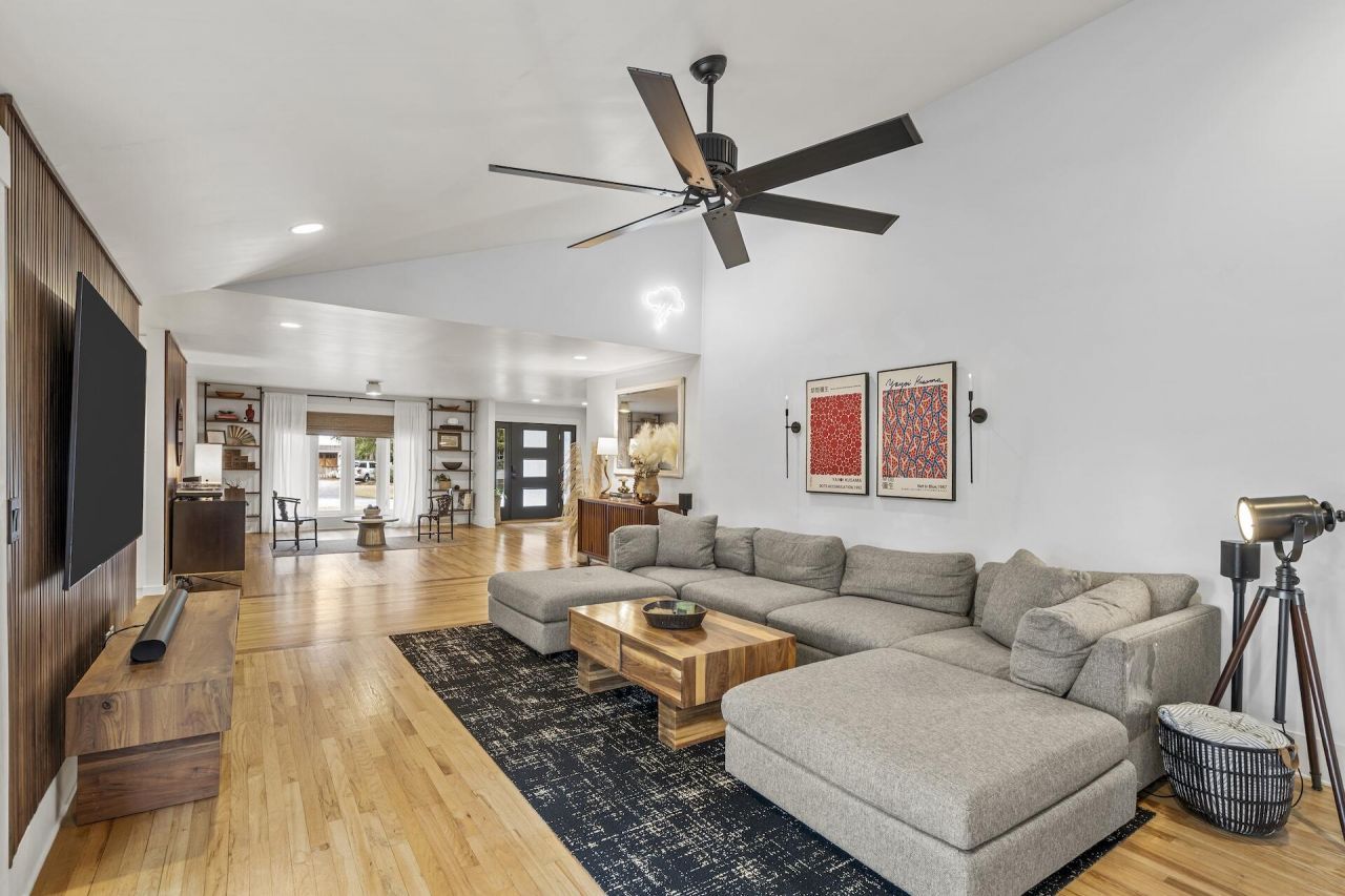 977 Cliffwood Drive Photo 10