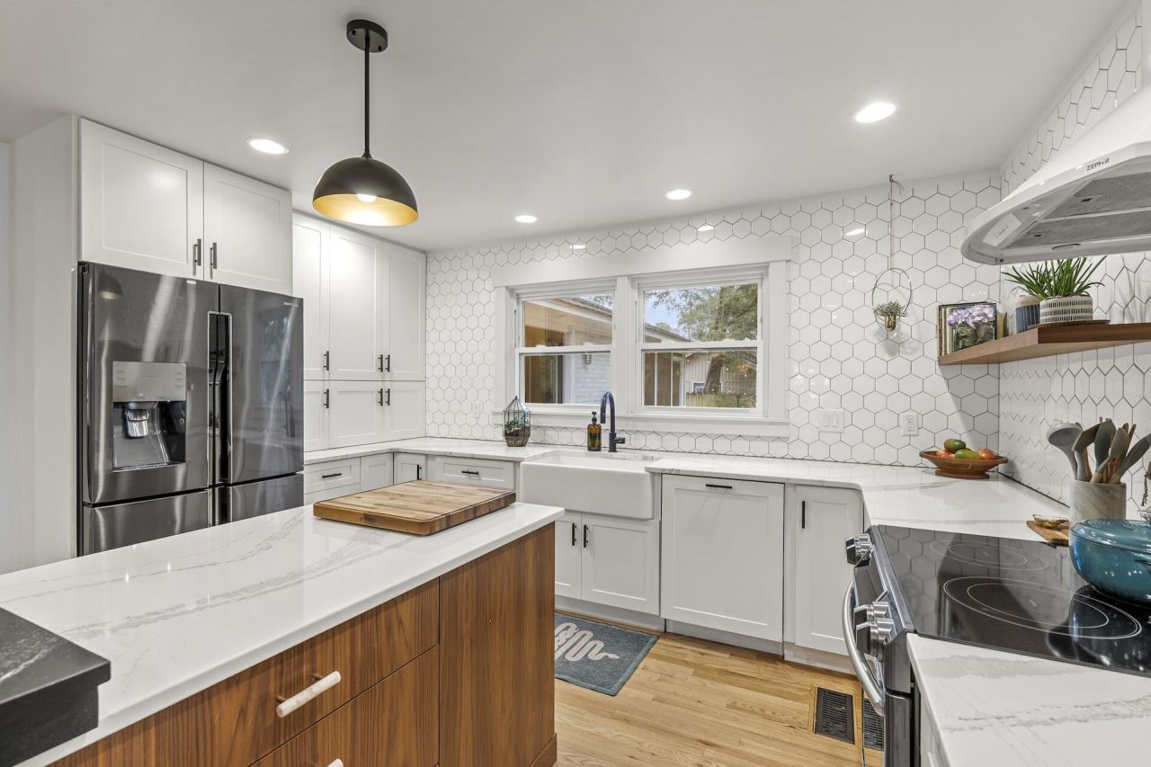 977 Cliffwood Drive Photo 16