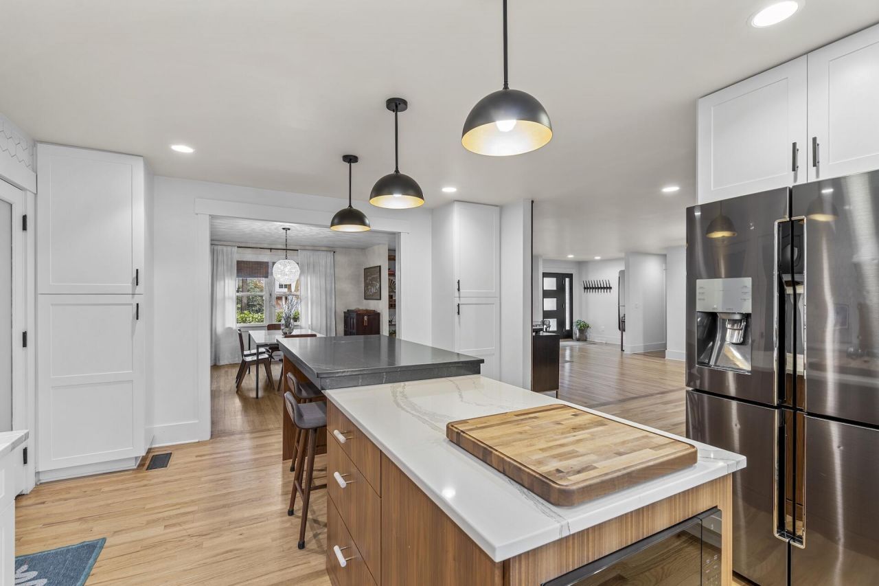 977 Cliffwood Drive Photo 17