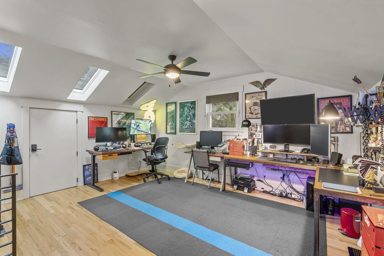 977 Cliffwood Drive Photo 28