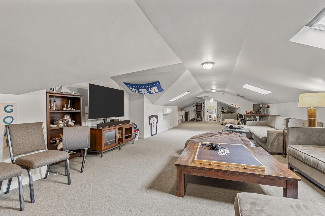 977 Cliffwood Drive Photo 29