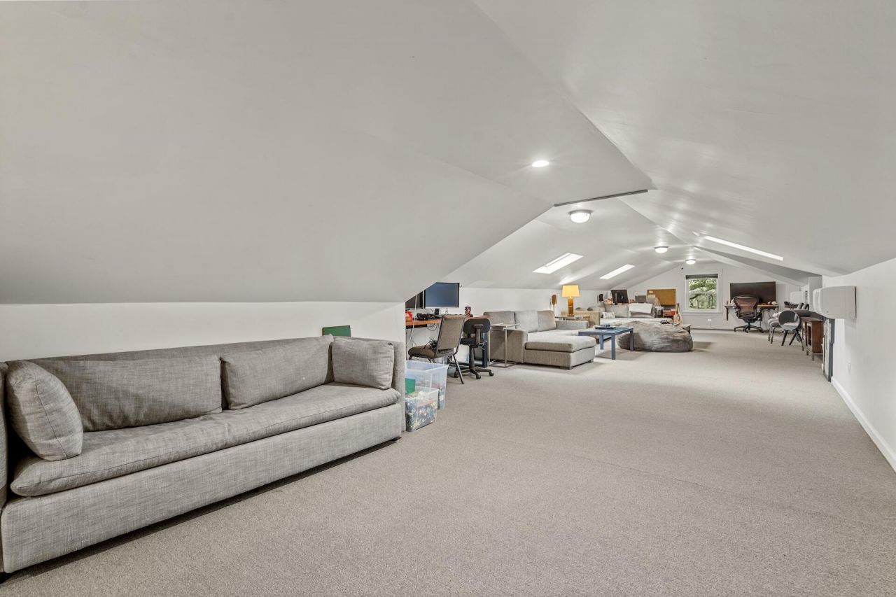 977 Cliffwood Drive Photo 30