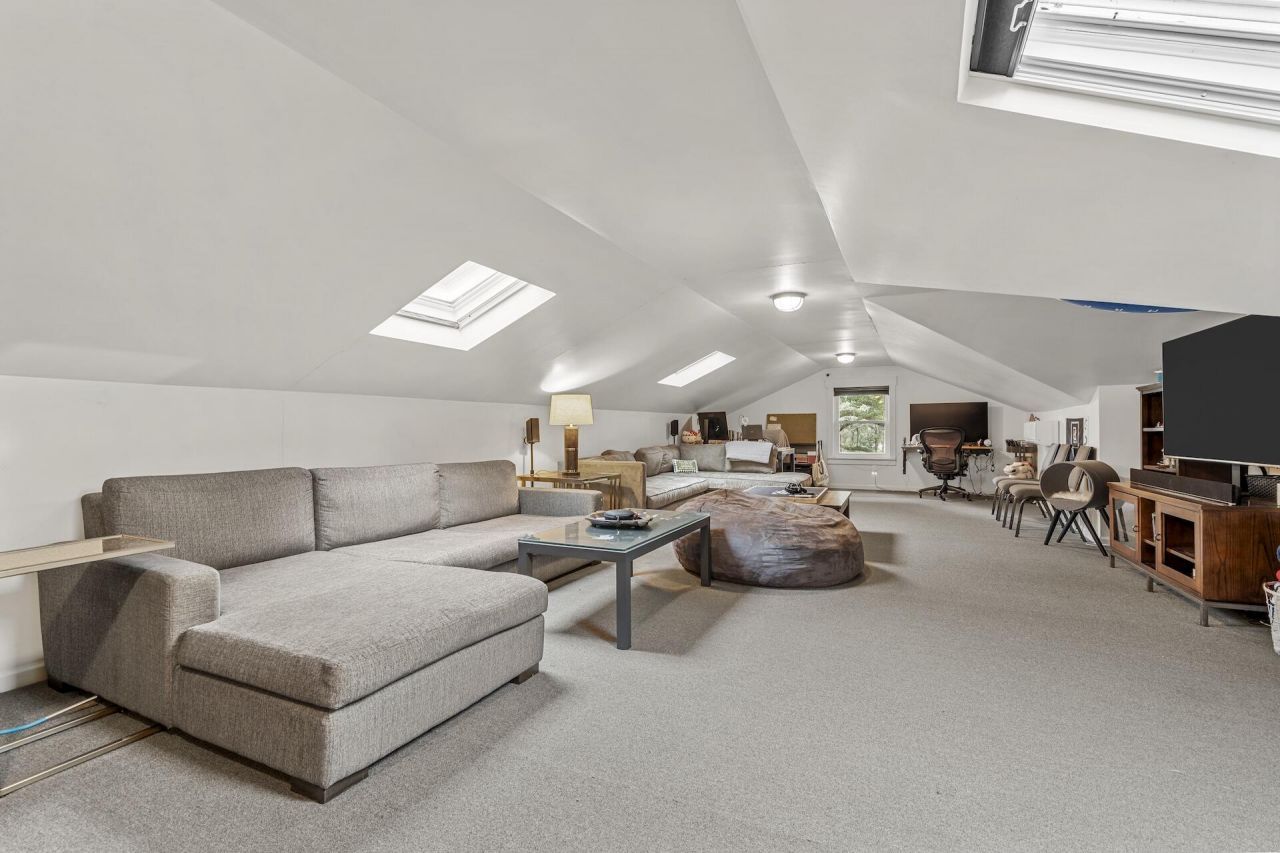 977 Cliffwood Drive Photo 31