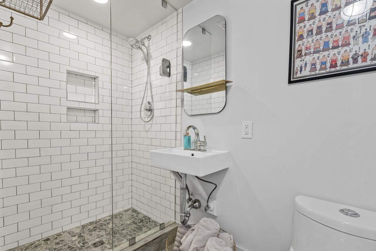 977 Cliffwood Drive Photo 32