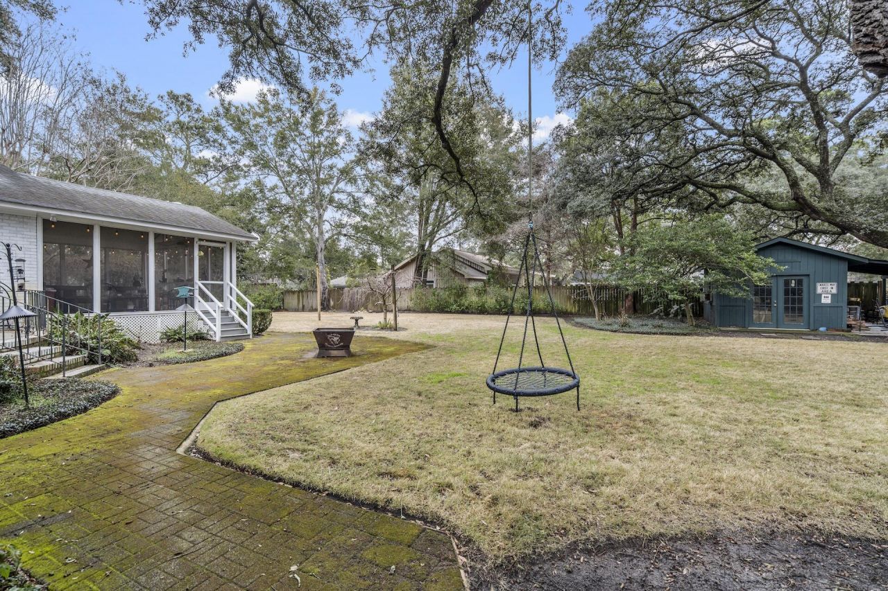 977 Cliffwood Drive Photo 34