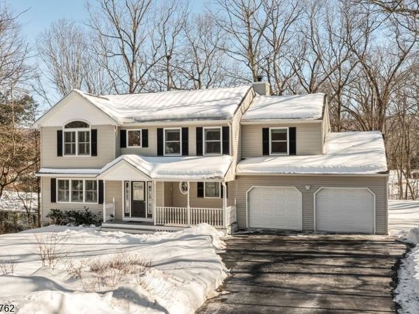 25 Alta Vista Dr, Ringwood, NJ 07456